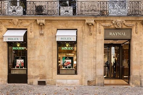 ‭Raynal‬ : 44 Cours Mirabeau 13100 Aix.